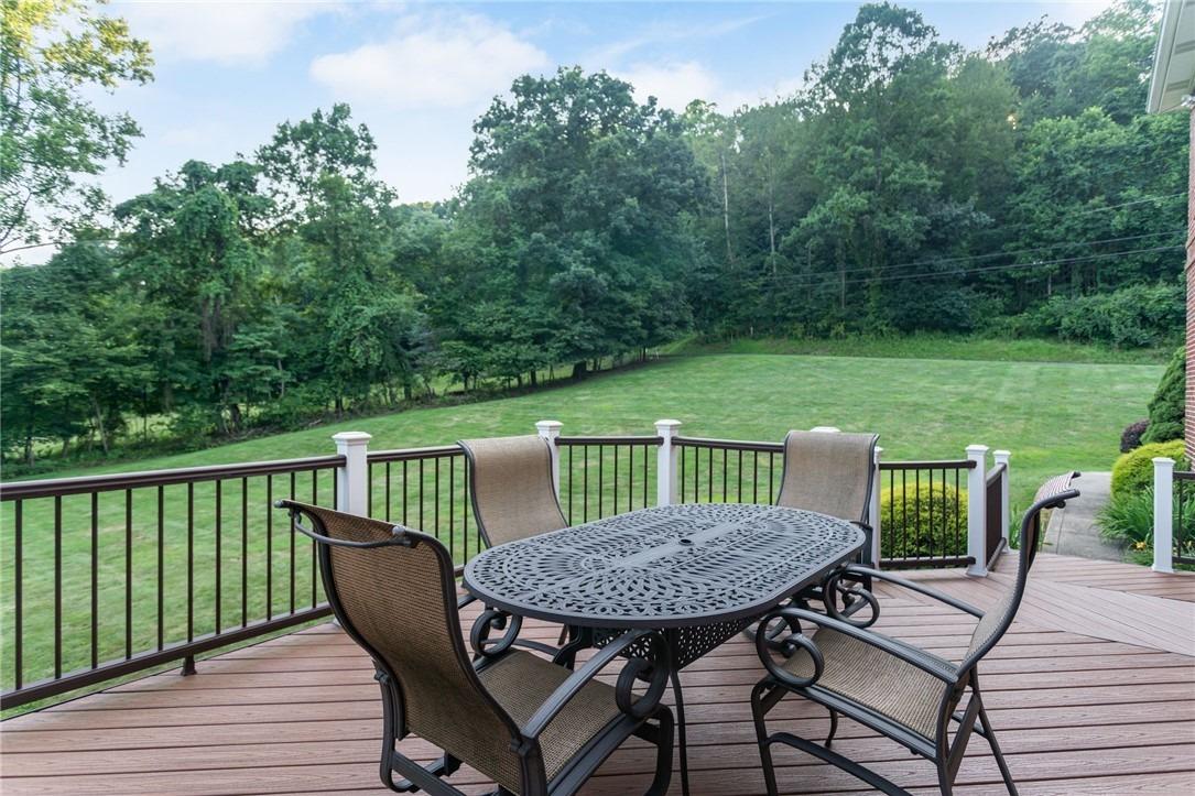 Lashan Dr, Murrysville, PA 15668