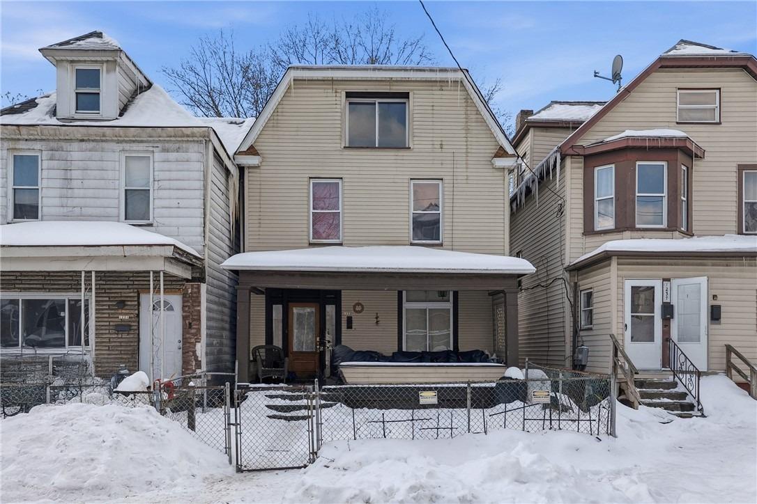 Kenneth Ave, New Kensington, PA 15068