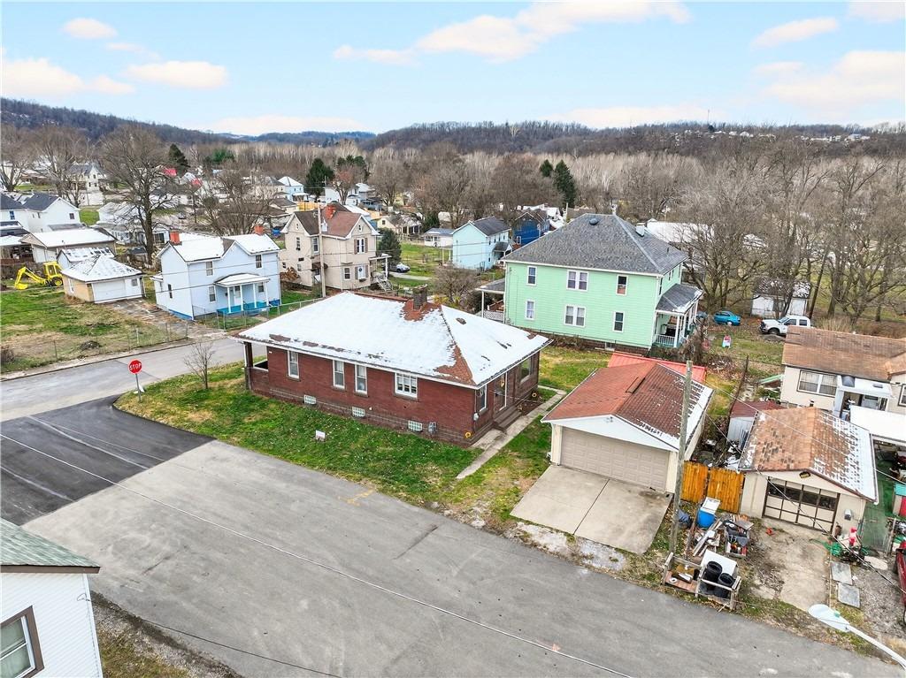 Aetna St, Connellsville, PA 15425