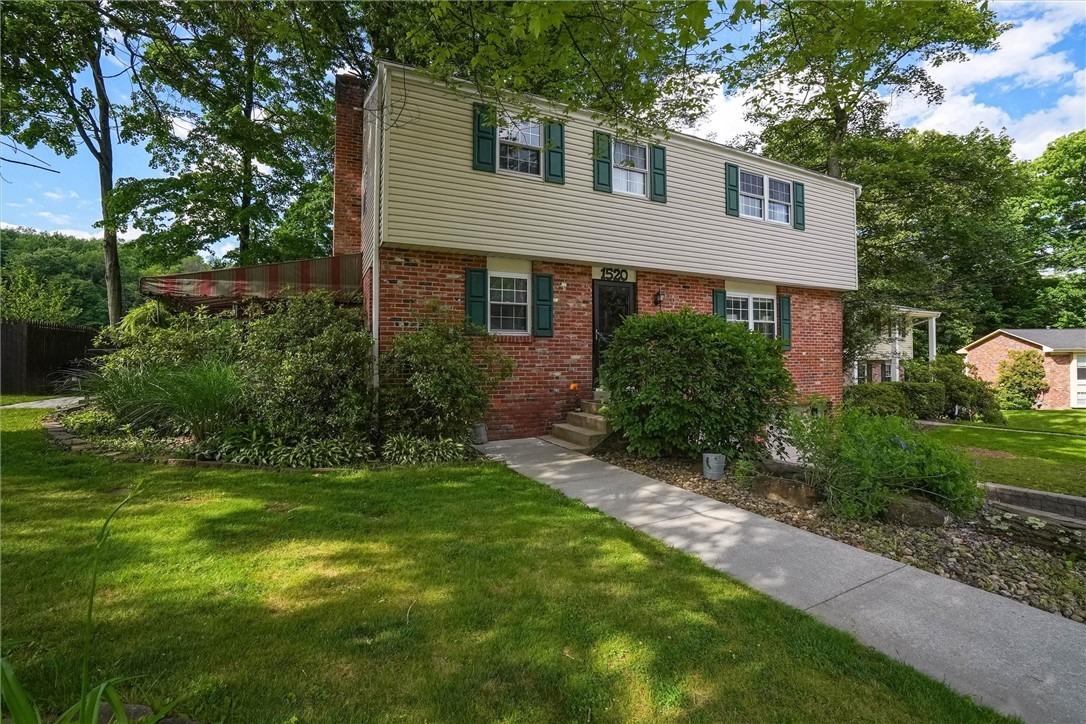 Woodstream Dr, Glenshaw, PA 15116