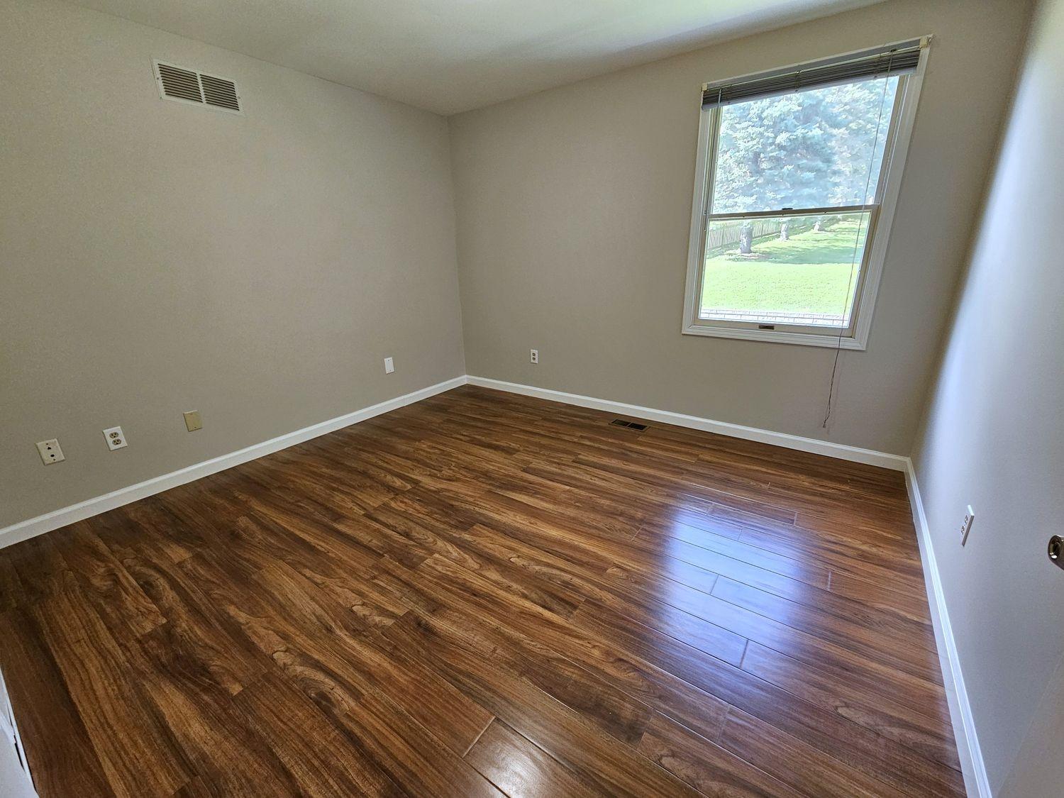 E Beau St, Washington, PA 15301