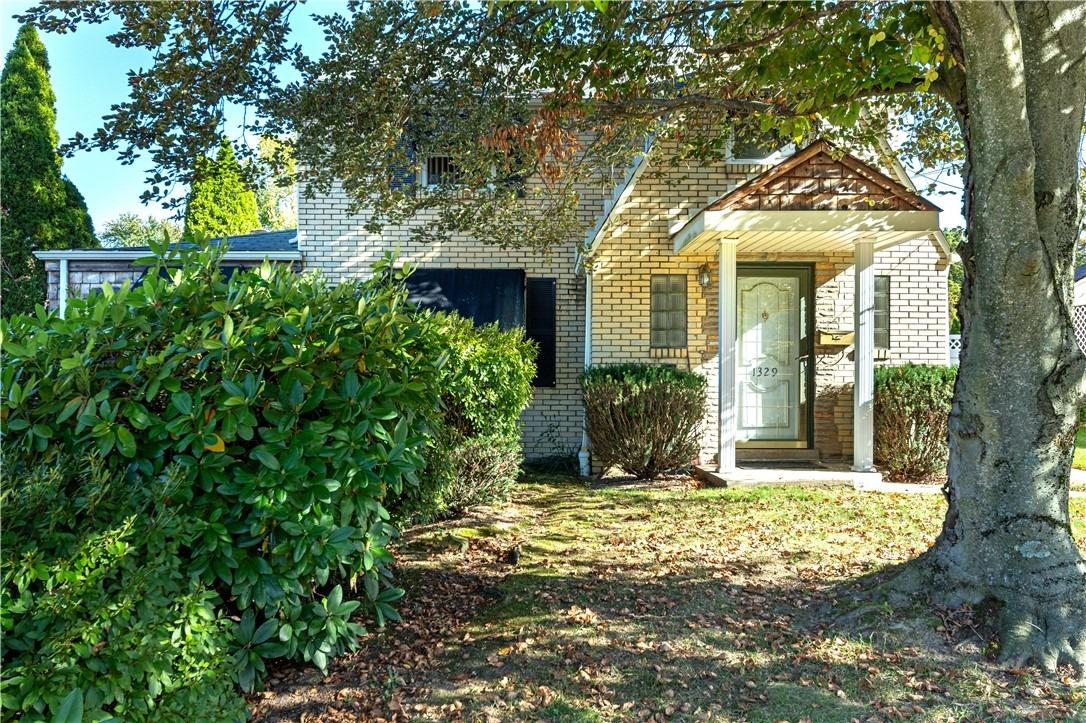 Stanley Dr, Verona, PA 15147