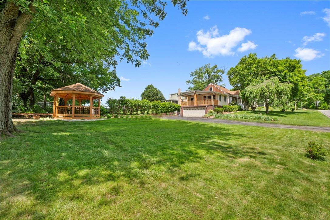 Thornwood Dr, Bethel Park, PA 15102