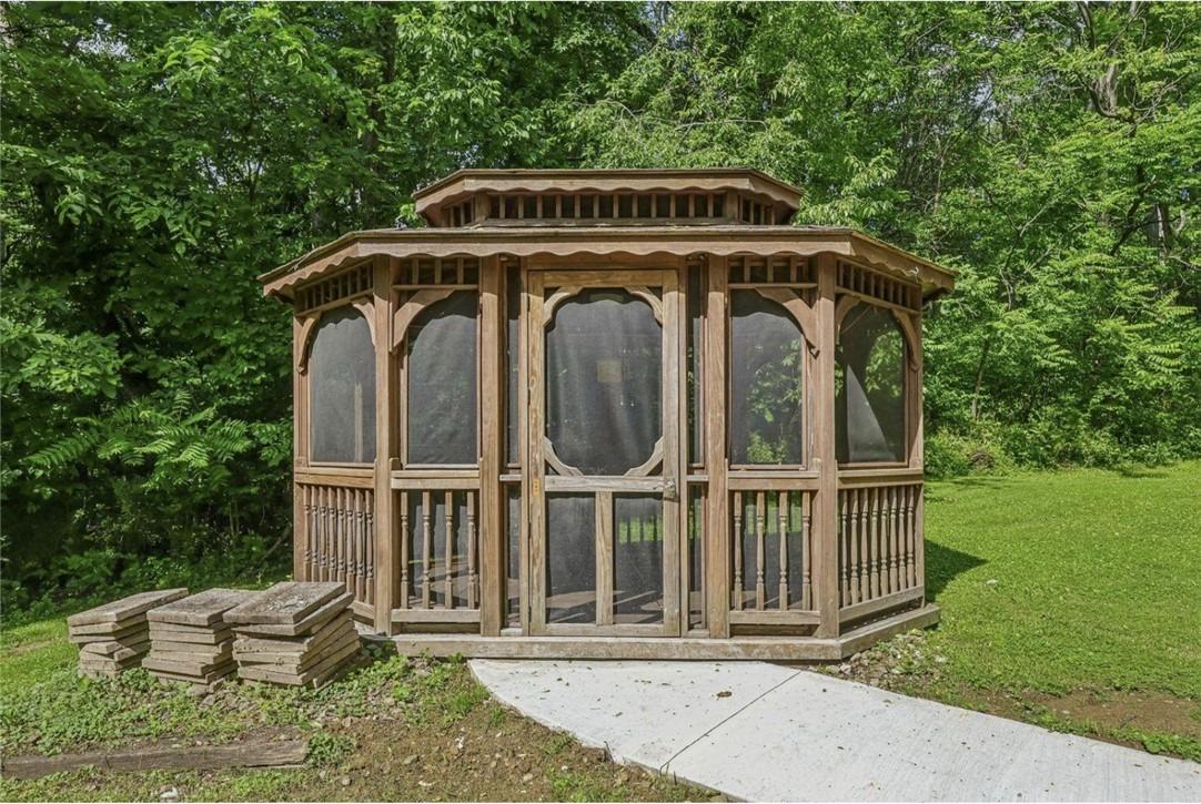 Hanover Kendall Rd, Hookstown, PA 15050