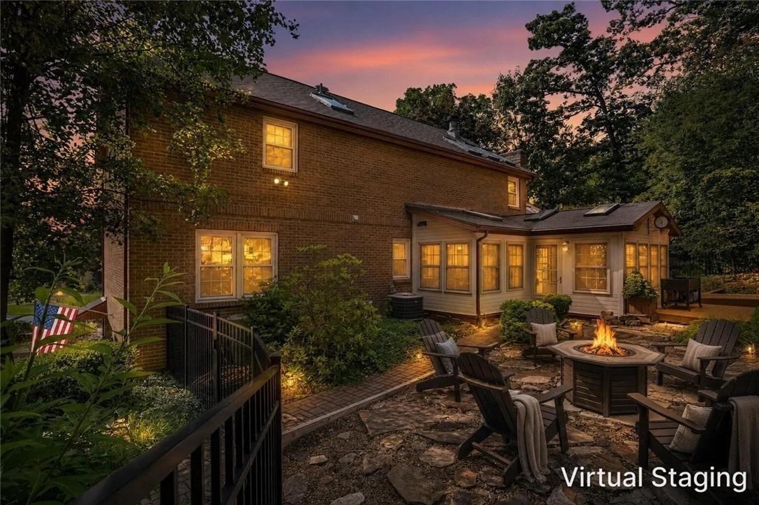 La Grande Dr, Cranberry Township, PA 16066