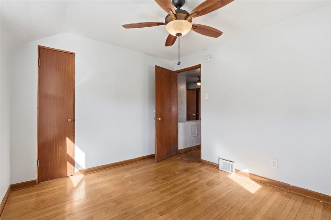 Beechford Ave, Coraopolis, PA 15108