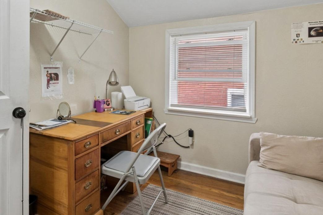 Lindsay Rd, Pittsburgh, PA 15221