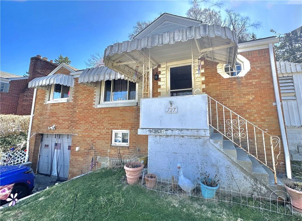 Mccoy Rd, Mc Kees Rocks, PA 15136