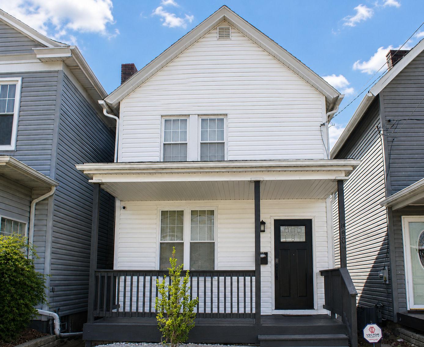 1/2 N 1st St, Jeannette, PA 15644
