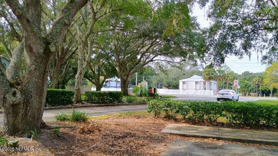 Courageous Ct N, Jacksonville, FL 32233