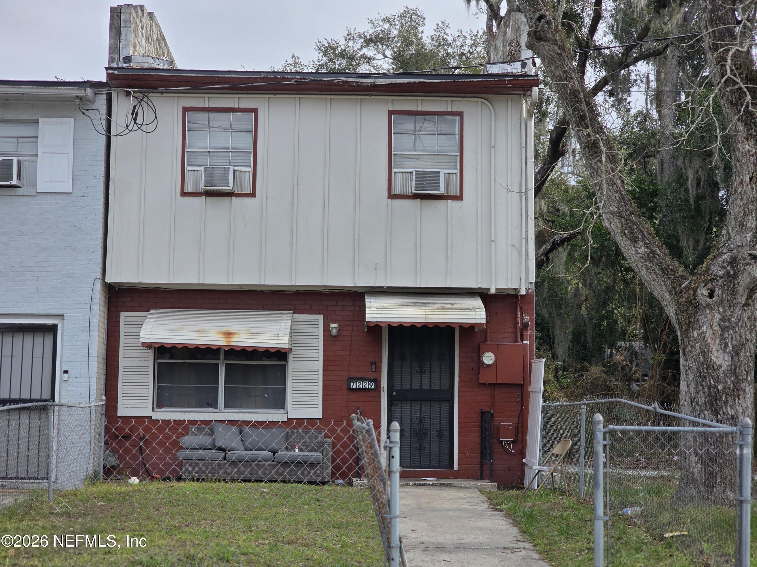 Ken Knight Dr E, Jacksonville, FL 32209