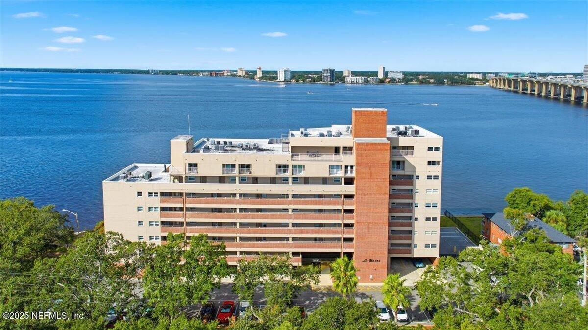 Le Baron Ave, Jacksonville, FL 32207
