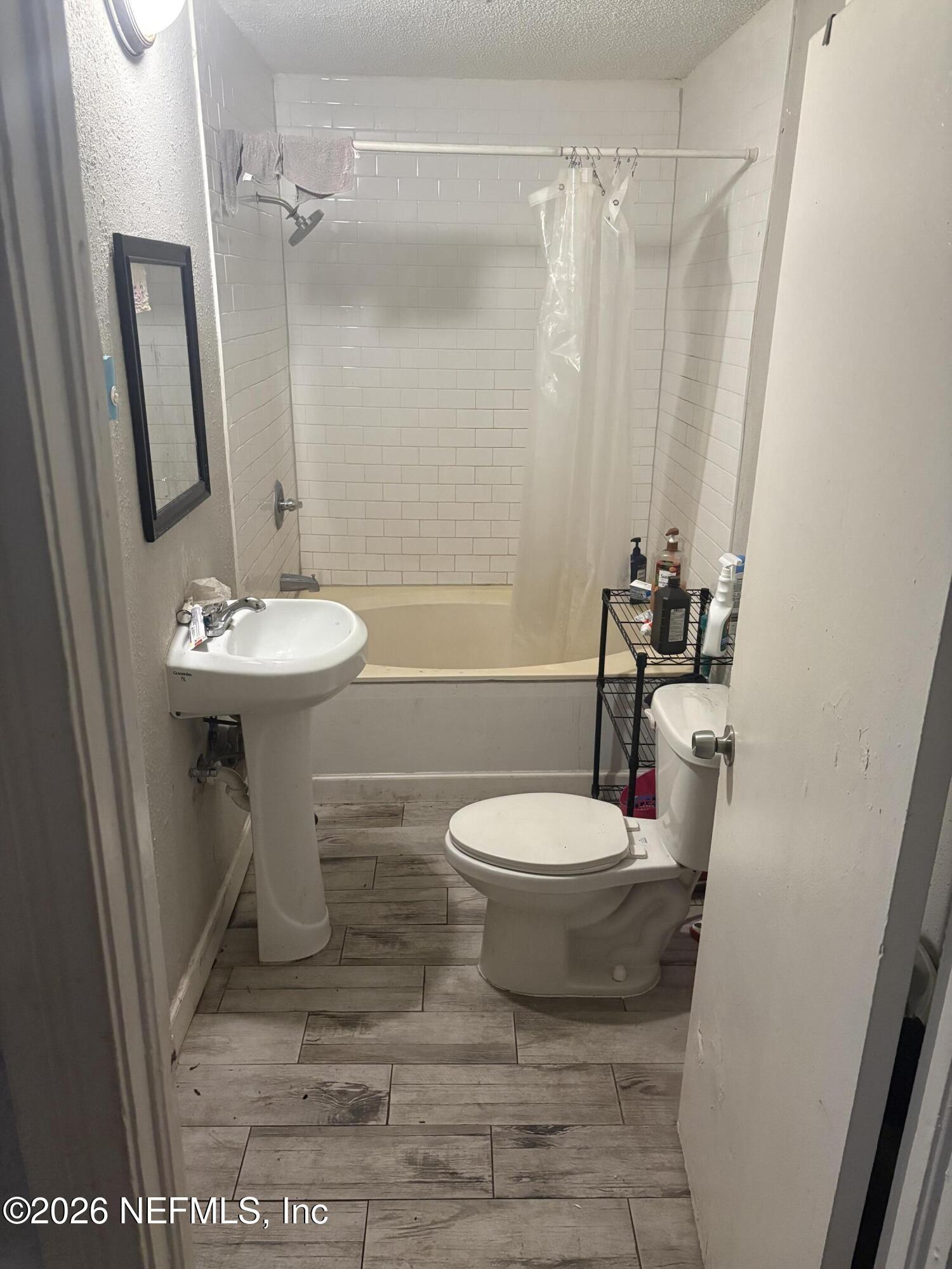 Hunt St, Jacksonville, FL 32254