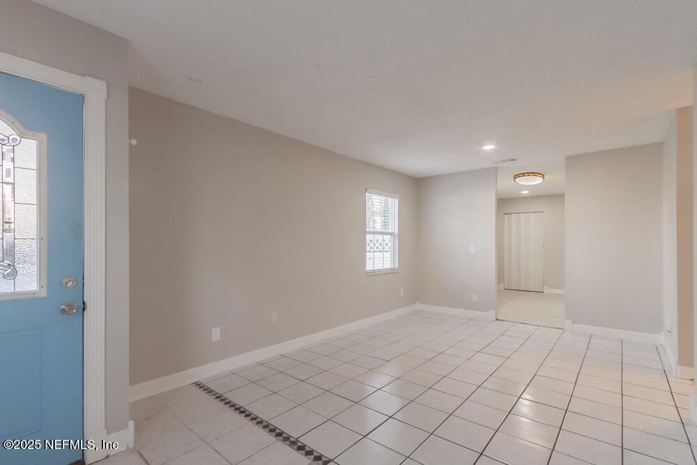 Assisi Ln, Jacksonville, FL 32233