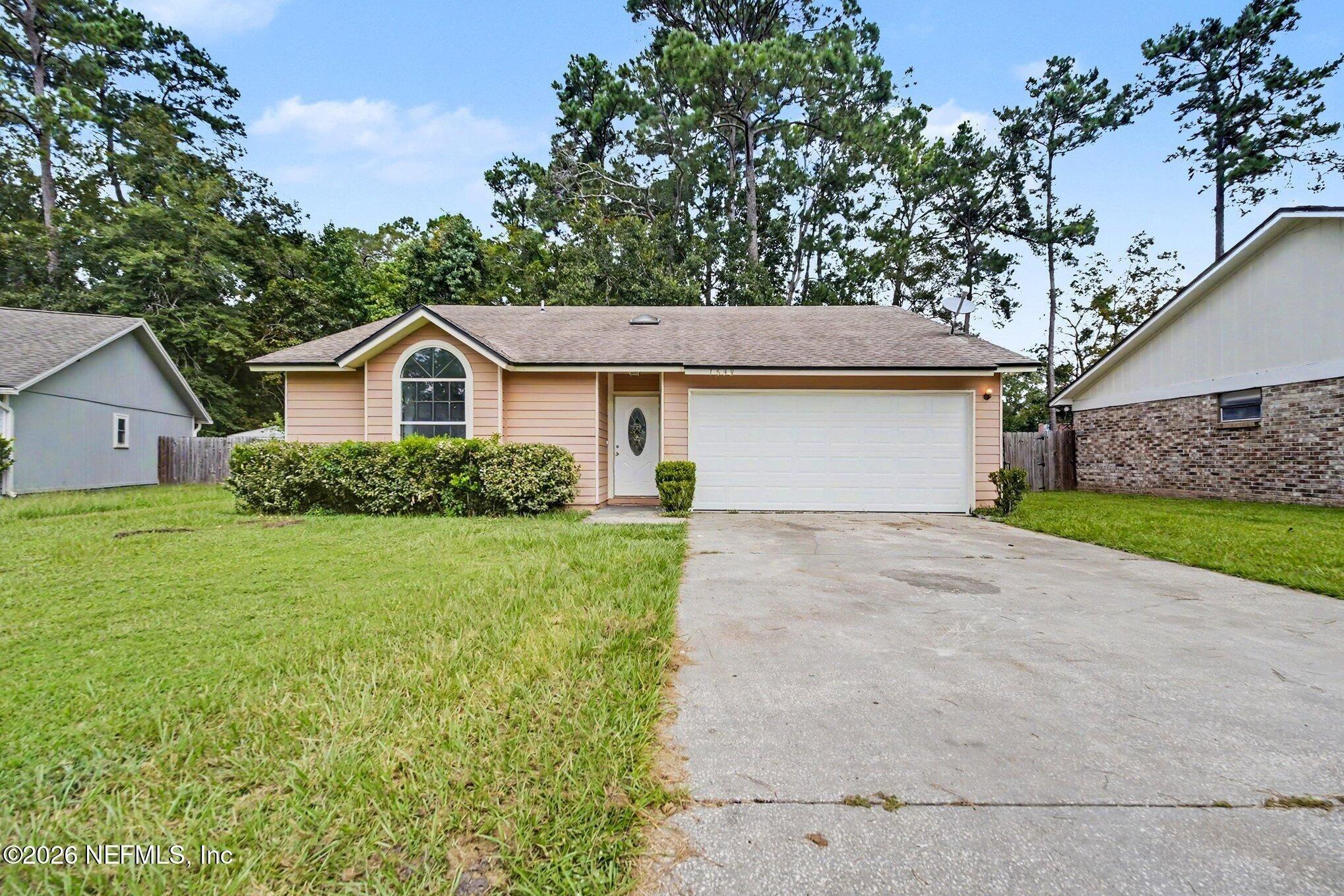 Kingfisher Ln N, Jacksonville, FL 32218