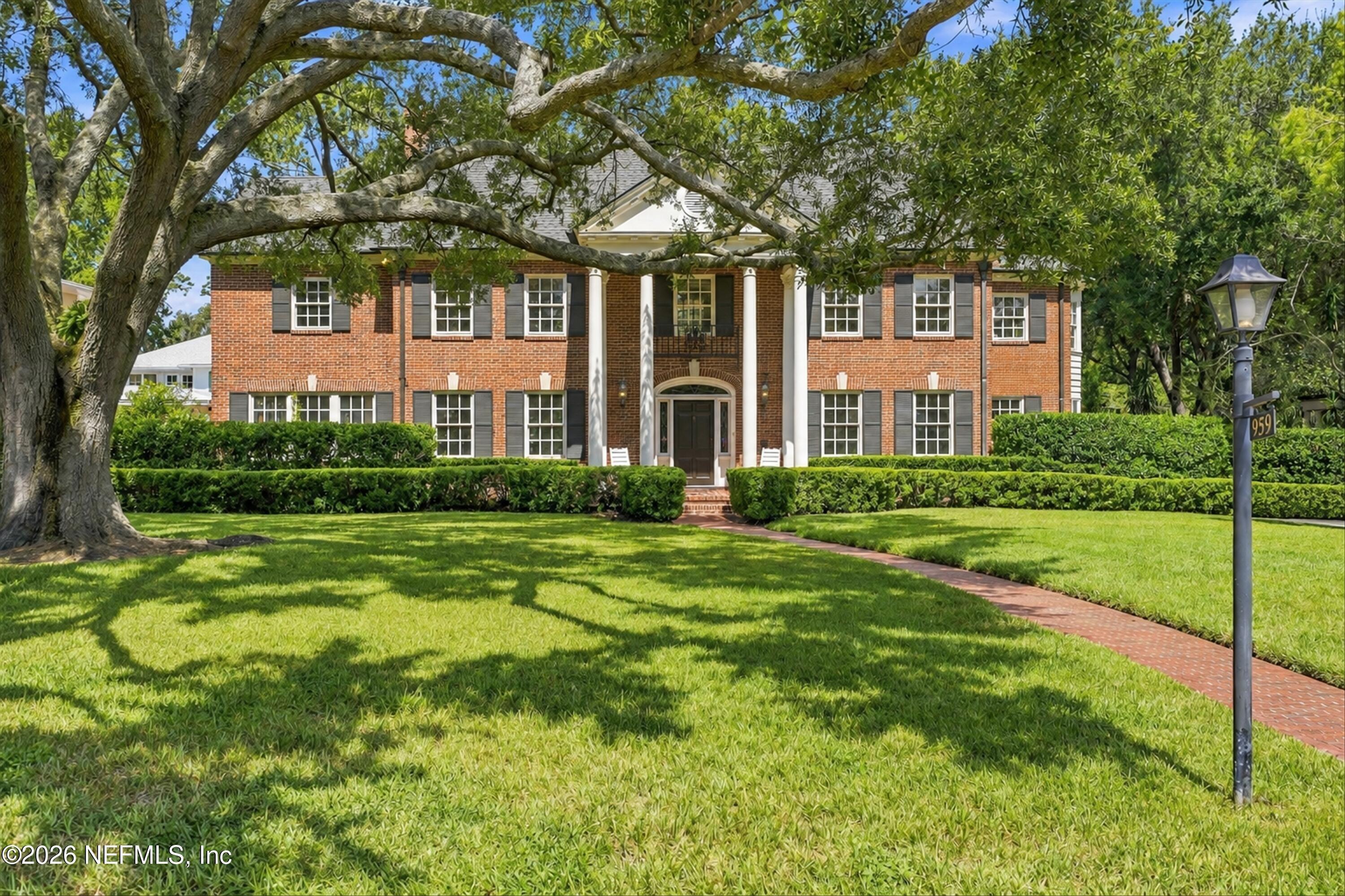 Maple Ln, Jacksonville, FL 32207