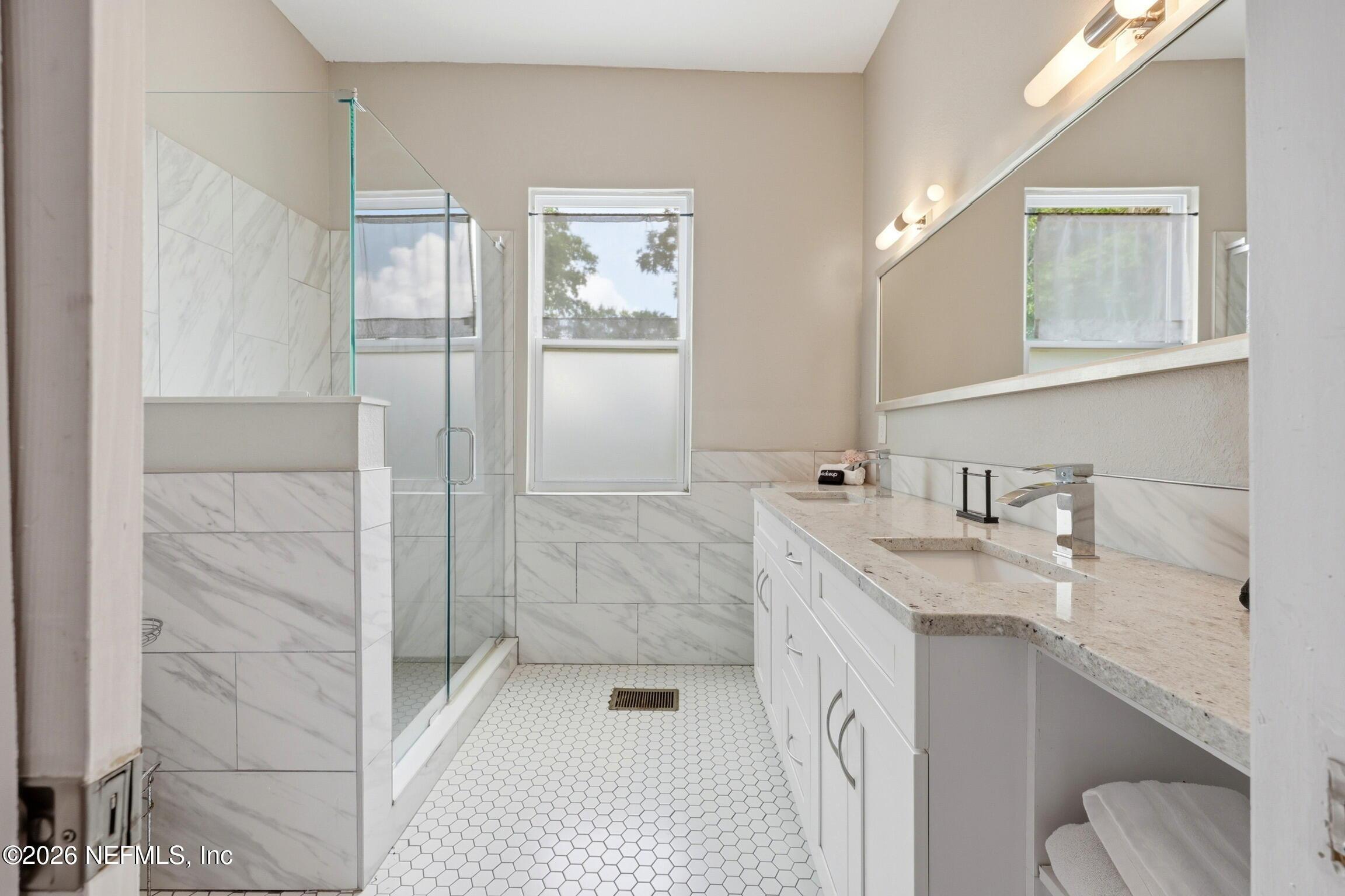 E 1st St, Jacksonville, FL 32206