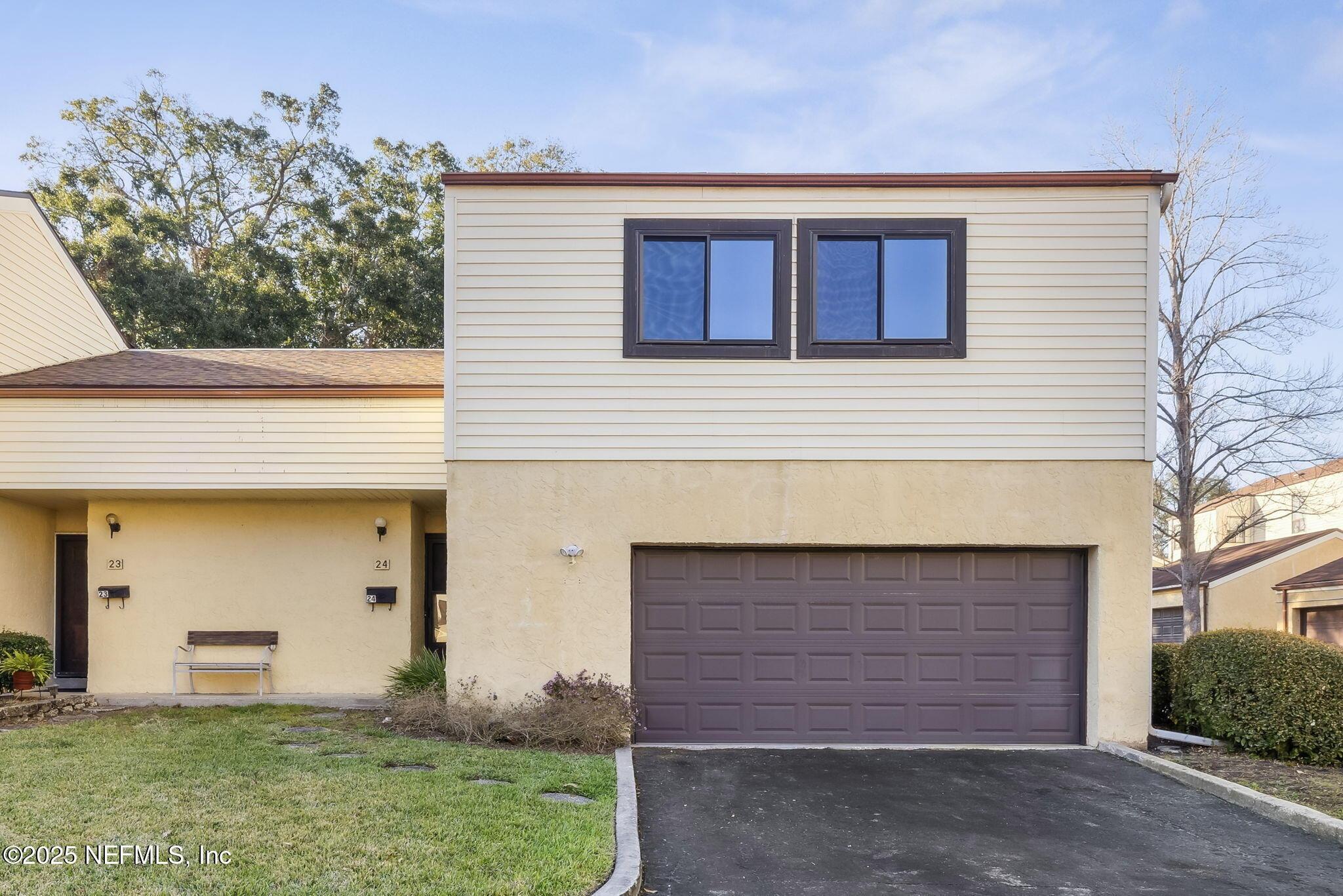 La Moya Ave, Jacksonville, FL 32210