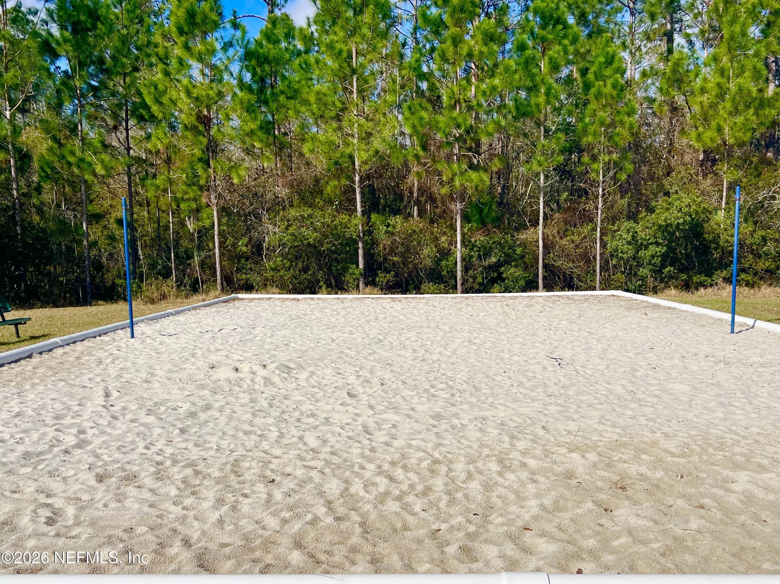 Chestnut Gelding Ln, Jacksonville, FL 32234