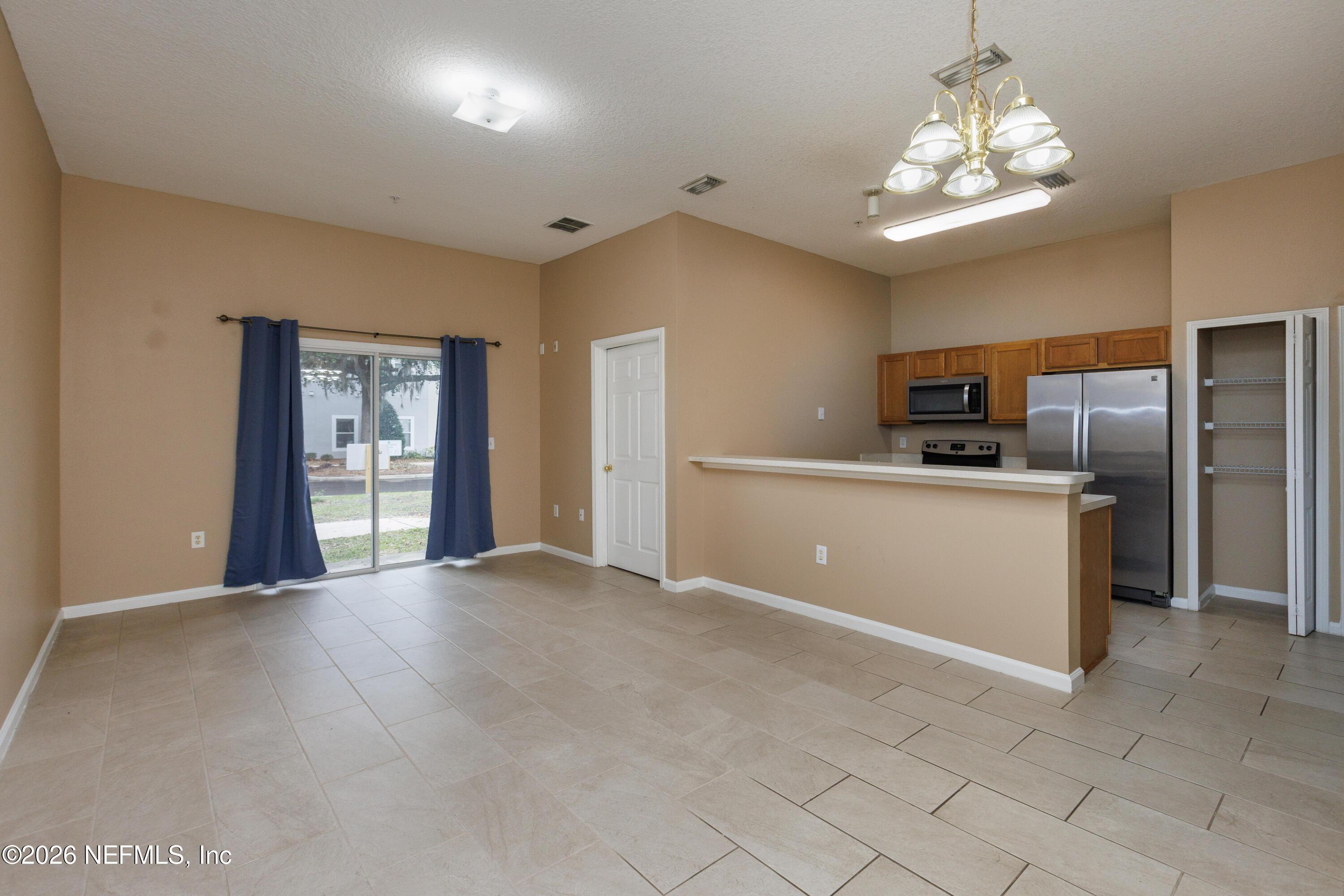 Maggies Cir, Jacksonville, FL 32244