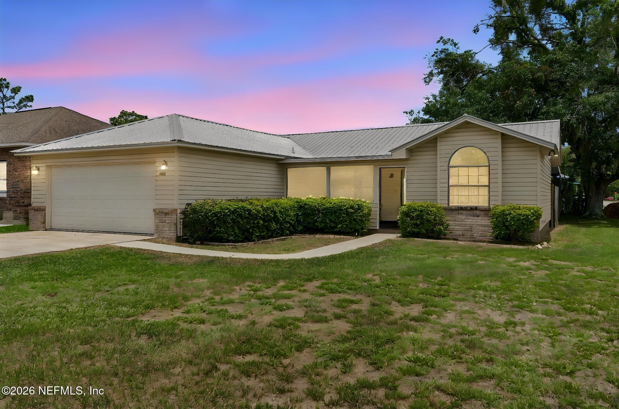 W 1st Mnr, Palatka, FL 32177