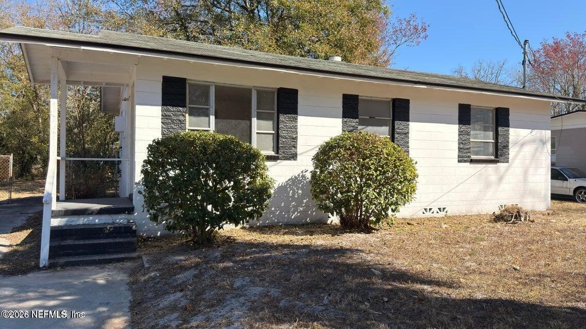 Belafonte Dr, Jacksonville, FL 32209
