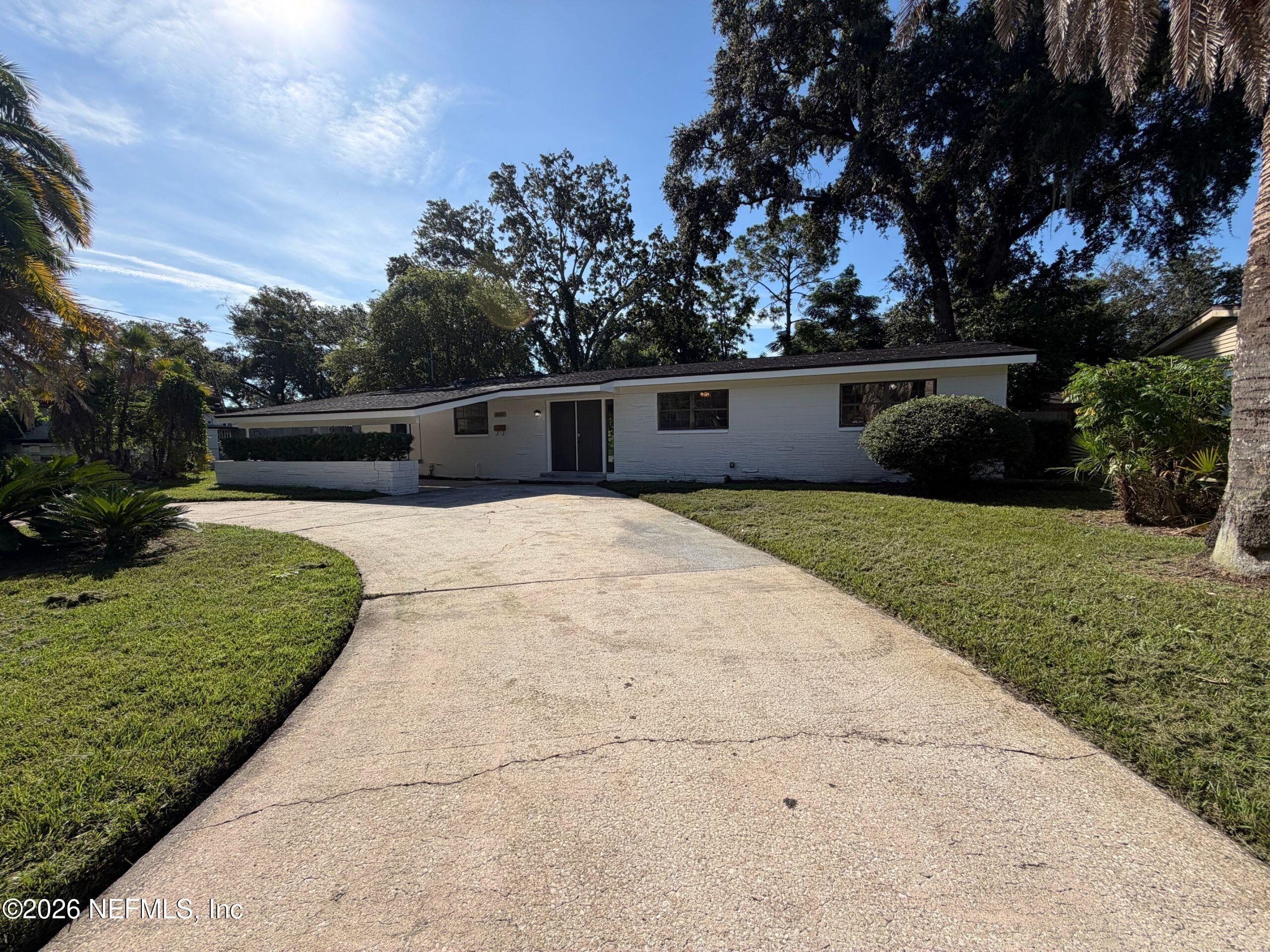 Sierra Madre Dr S, Jacksonville, FL 32217