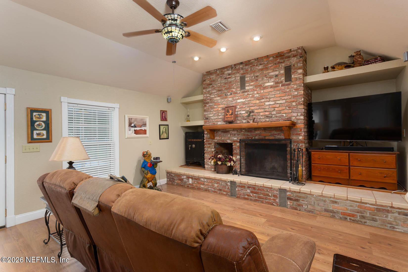 Central Ave, San Mateo, FL 32187