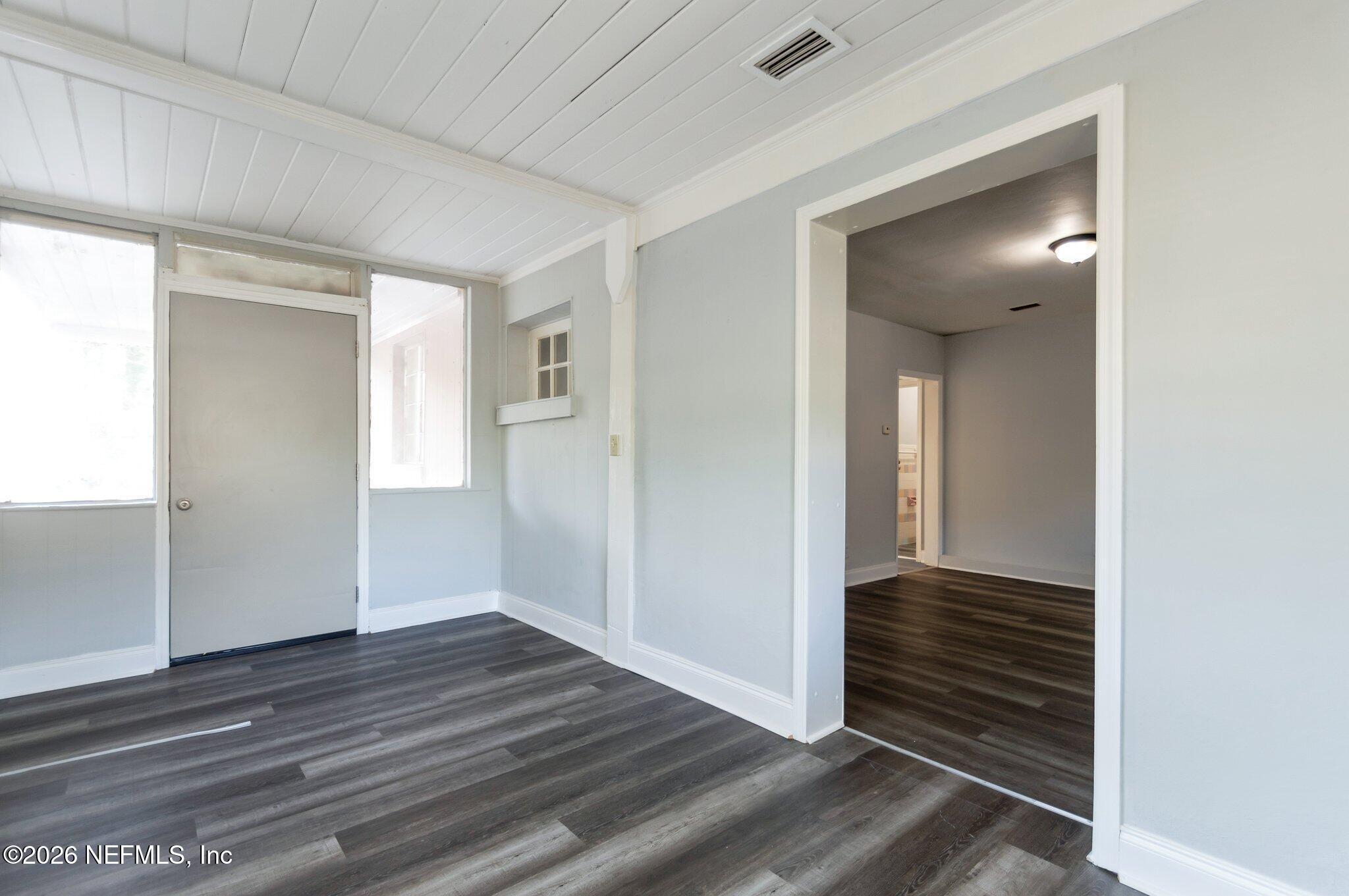 W 10th St, Jacksonville, FL 32209