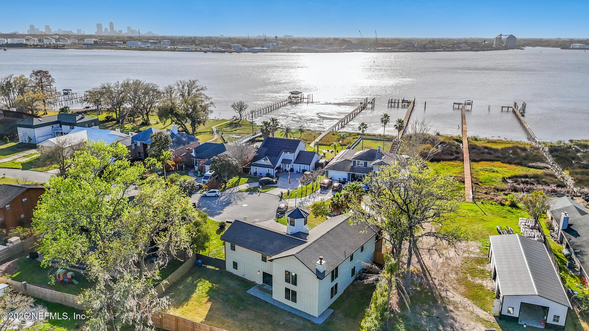 Sandy Shores Dr, Jacksonville, FL 32277