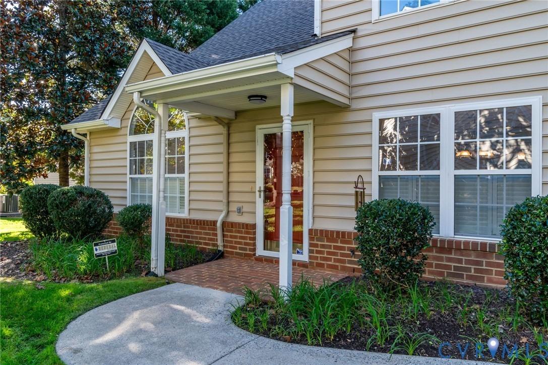 Hazeltine Ct, North Chesterfield, VA 23236