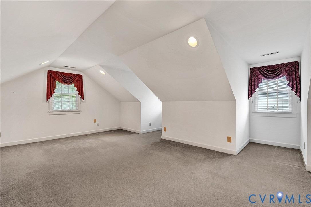 Gloucester Ct, Troutville, VA 24175