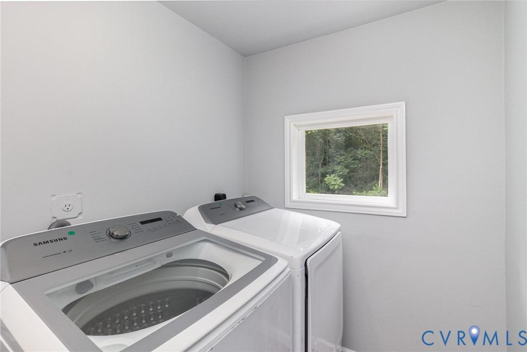 Hilldale Ave, Bowling Green, VA 22427