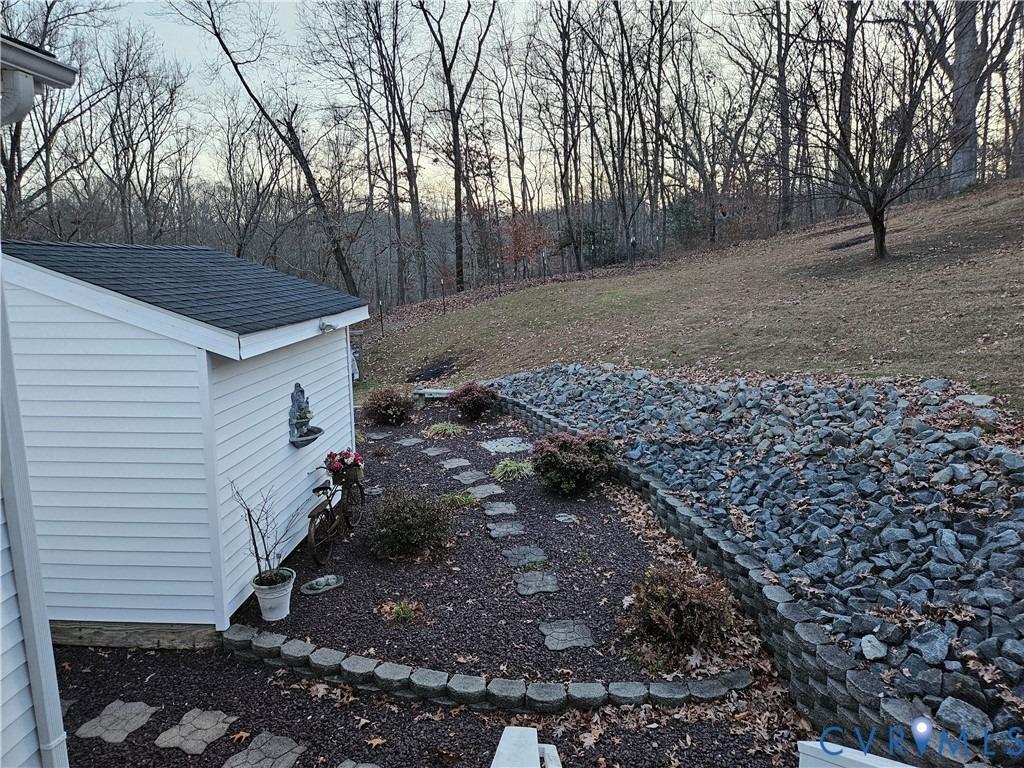 Lipscomb Hill Ln, Milford, VA 22514