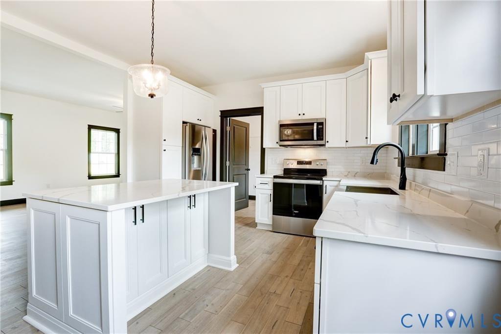 Glenmore Ln, Keswick, VA 22947