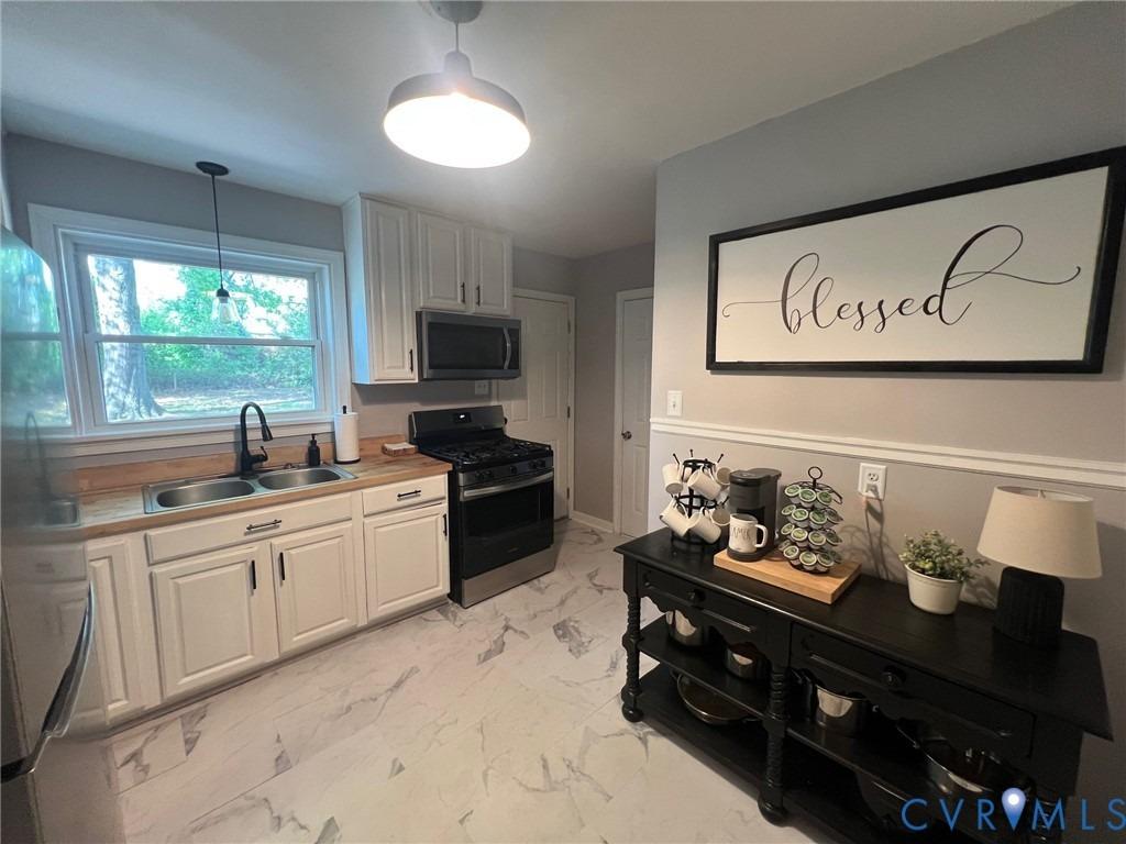 Hummingbird Rd, Richmond, VA 23227