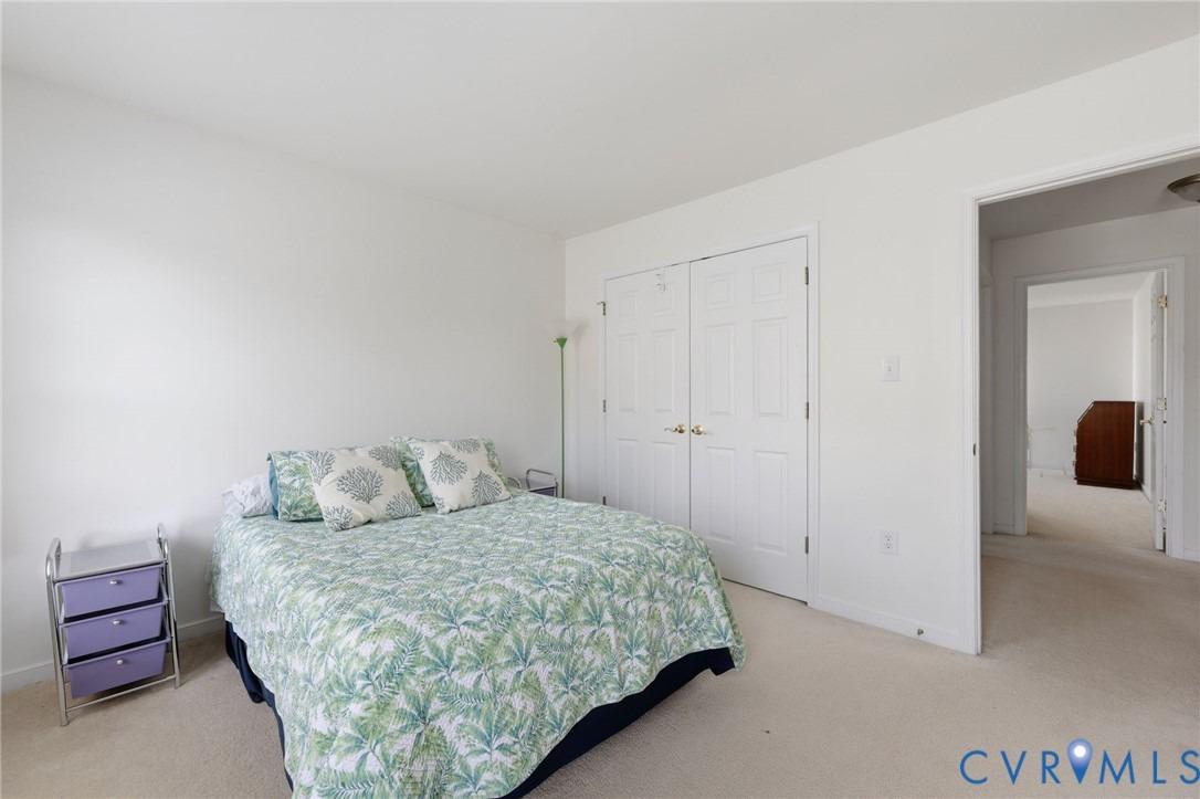 Ivy Hollow Ct, Glen Allen, VA 23059
