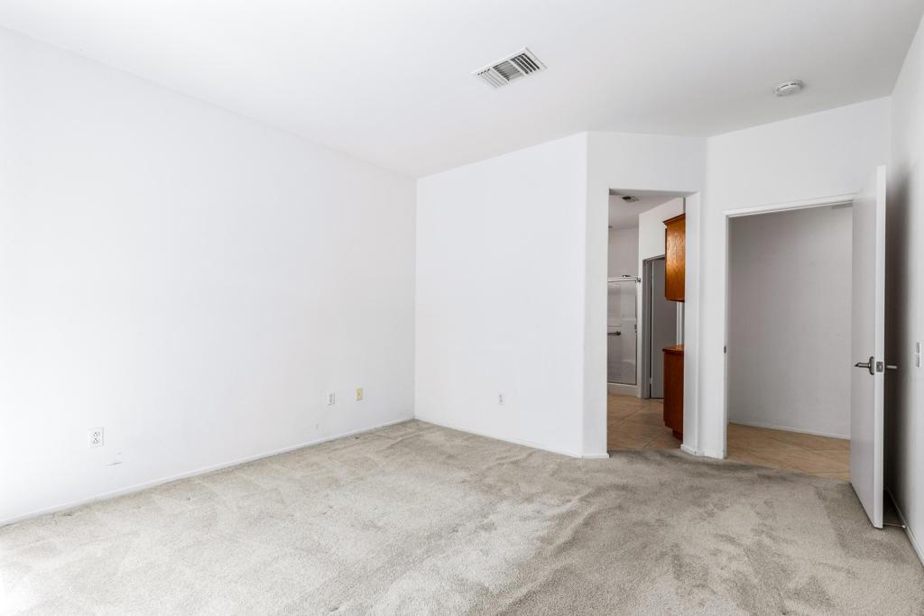 Vinewood Dr, Palm Desert, CA 92211
