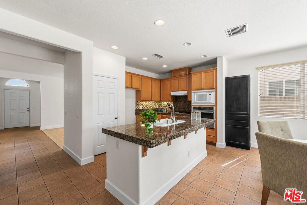 Starview Dr, Lancaster, CA 93536