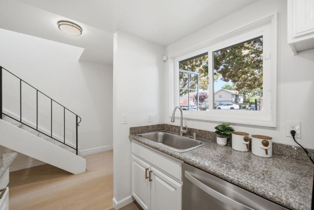 Reed Ave, Sunnyvale, CA 94086