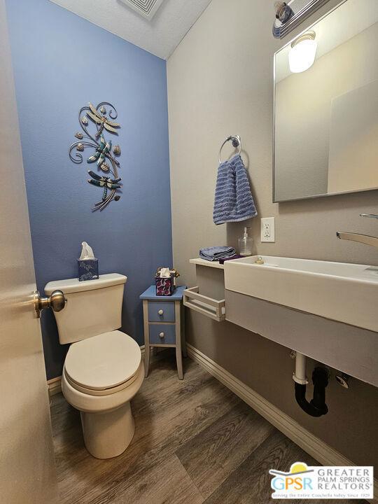 Sunflower Cir N, Palm Springs, CA 92262