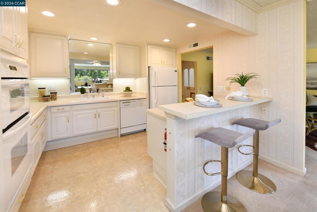 Golden Rain Rd, Walnut Creek, CA 94595