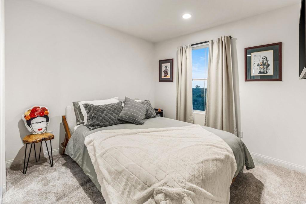 Willowmore St, Vista, CA 92081