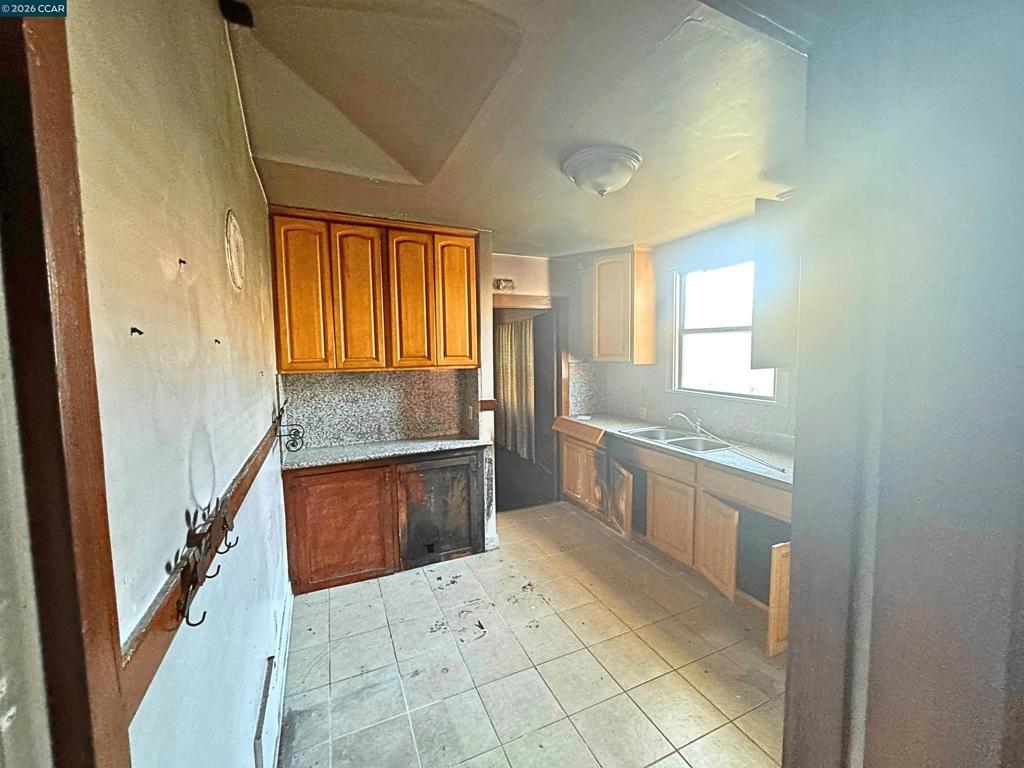 53rd Ave, Oakland, CA 94601