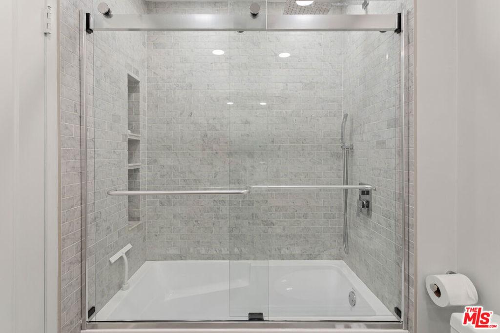 Westmount Dr, West Hollywood, CA 90069