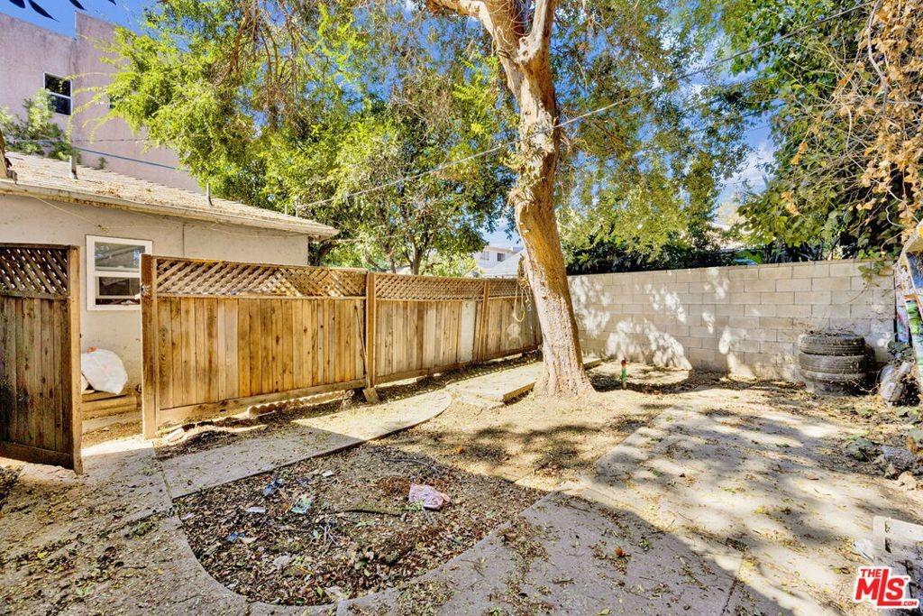 Hart St, Van Nuys, CA 91405