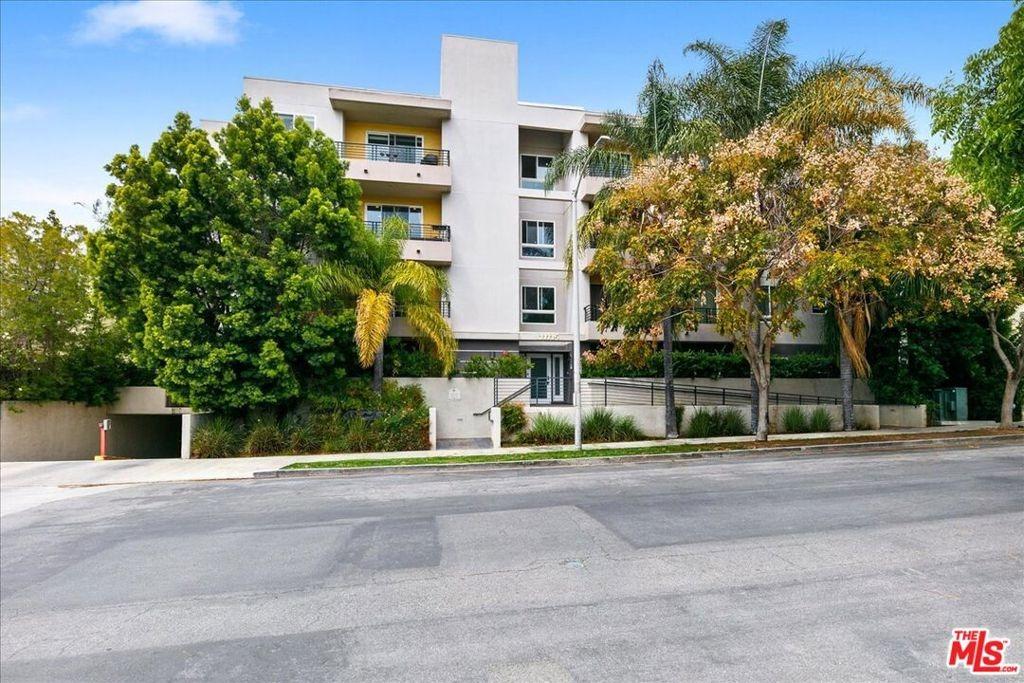 Acama St, North Hollywood, CA 91602