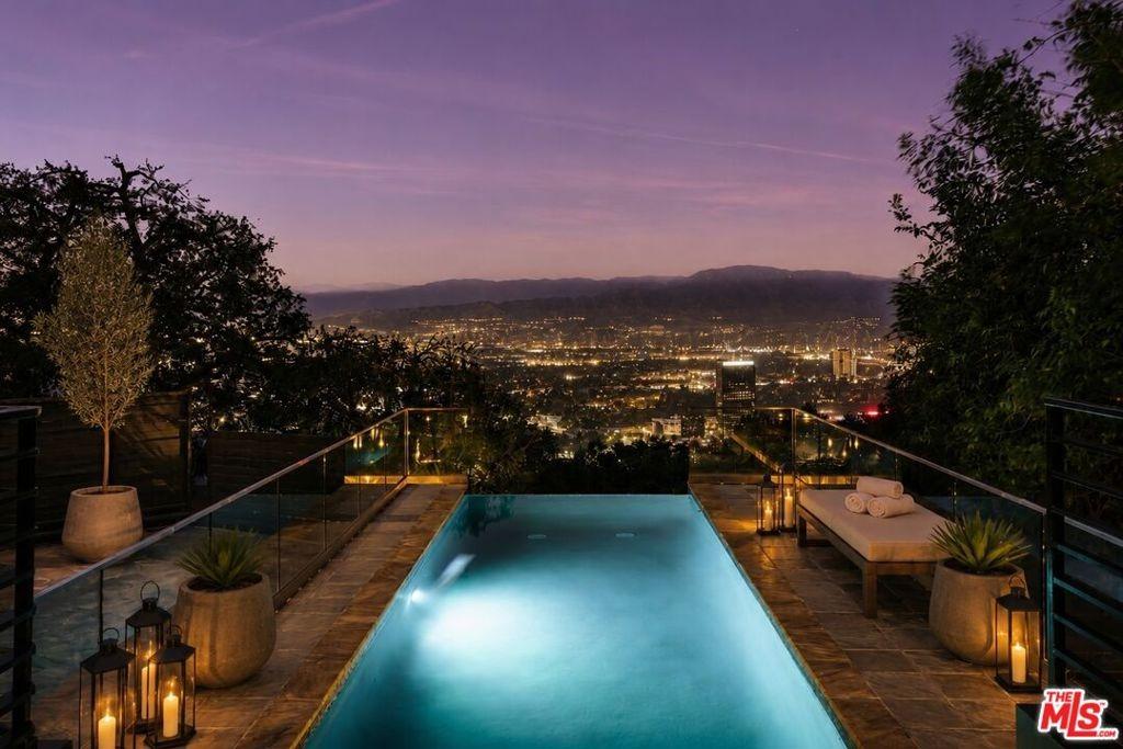 Torreyson Dr, Los Angeles, CA 90046