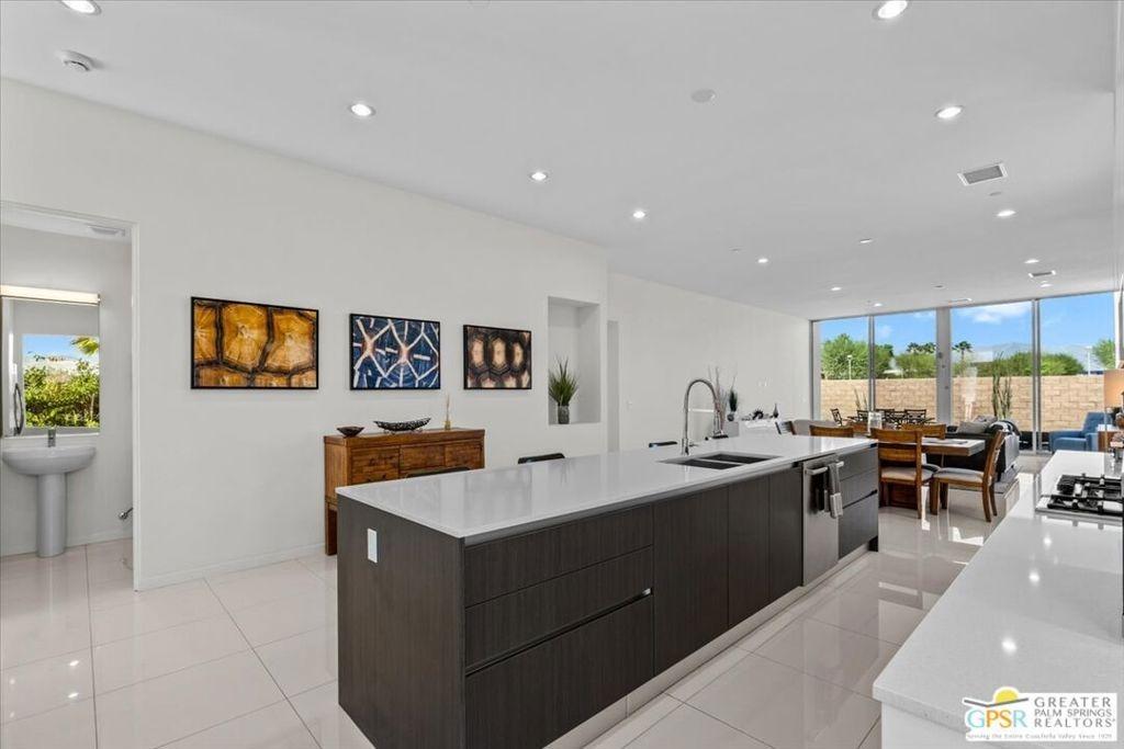 Kellogg Way, Palm Springs, CA 92262