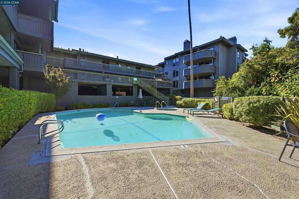 San Miguel Dr, Walnut Creek, CA 94596